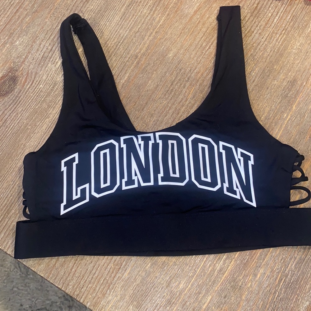 Victoria’s Secret pink ultimate sports bra size medium